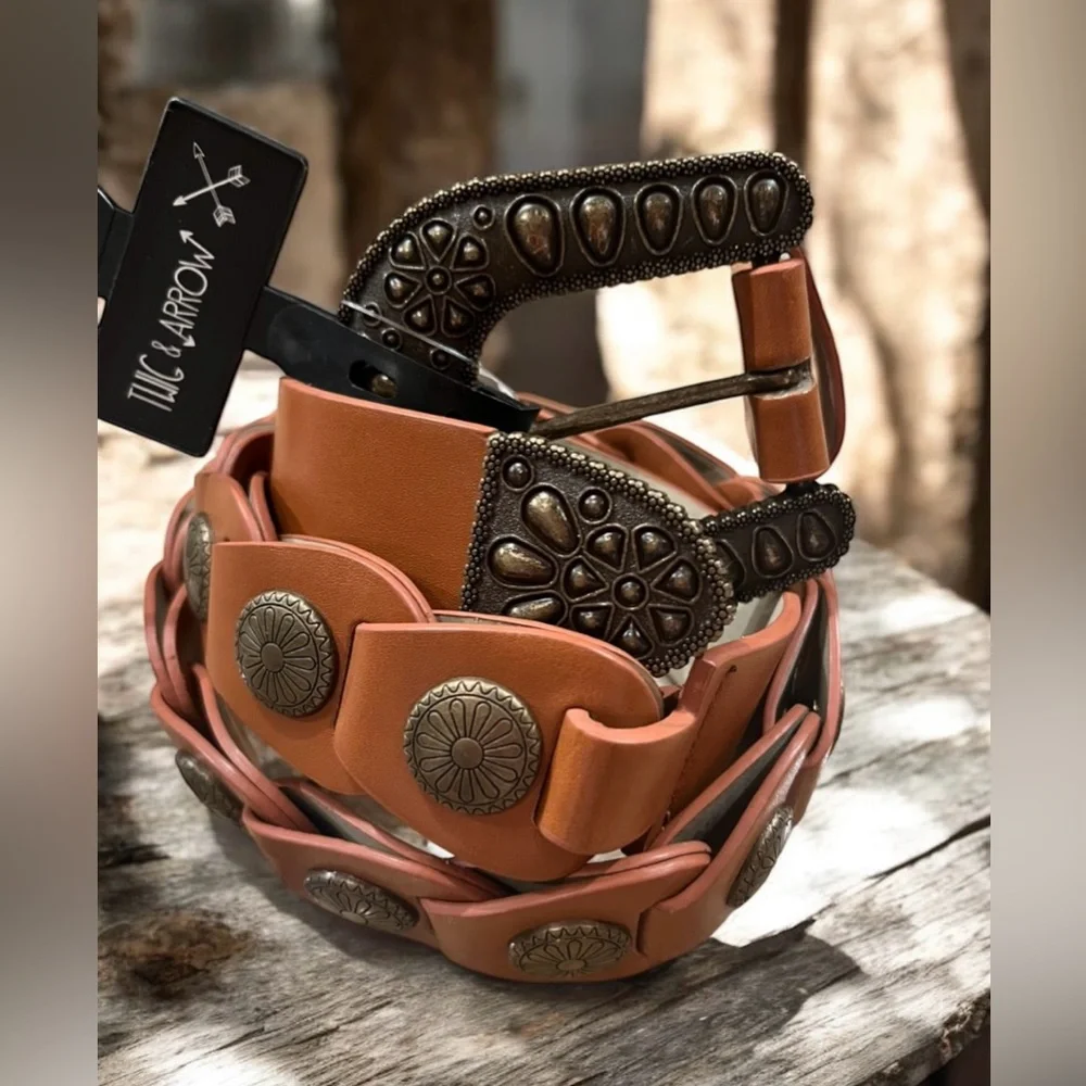 NWT Twig & Arrow Western Faux Leather Medallion Belt